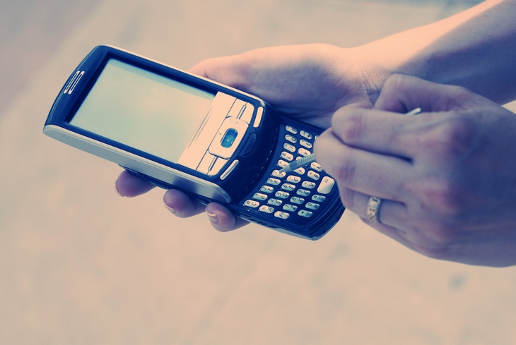 PE opowiedział się za zniesieniem opłat za roaming od 15 grudnia 2015