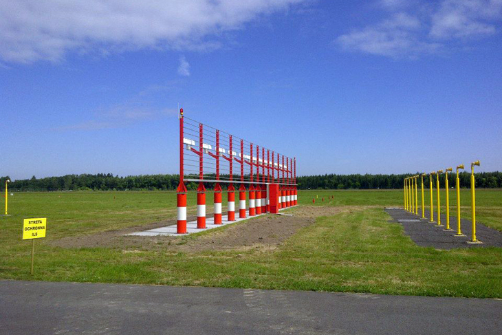 Warszawa/Modlin ma Certyfikat Lotniska upoważniający do obsługi II kategorii systemu ILS