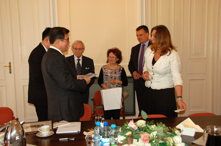 Ambasador Singapuru z wizytą w MSiT