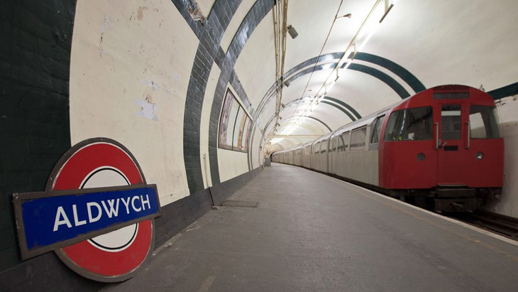 Metro Londyn Aldwych