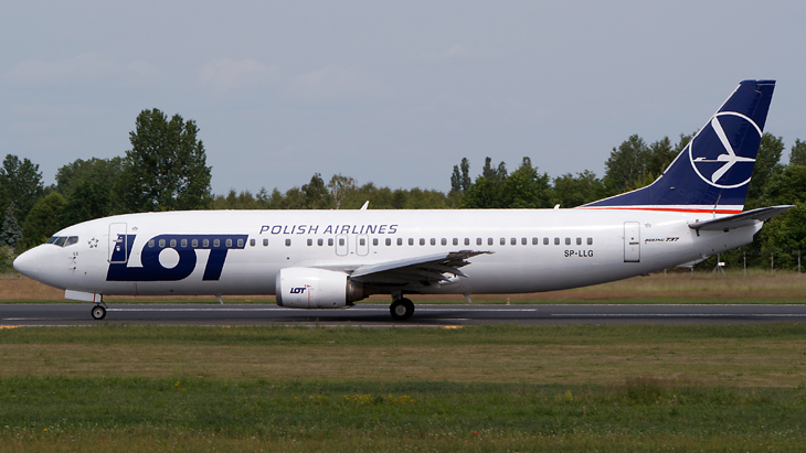 LOT Boeing 737