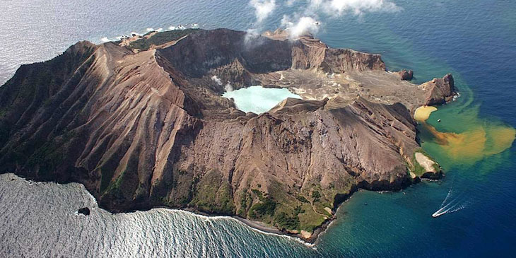 Wyspa Biała (White Island lub Whakaari)