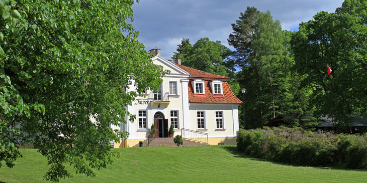 Hotel Księżycowy Dworek