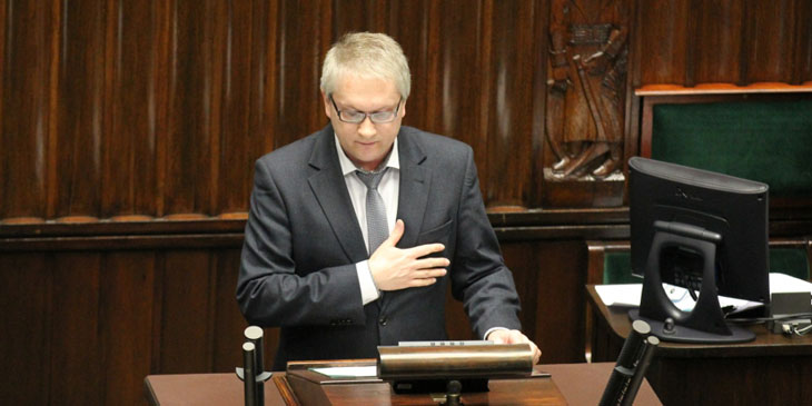 Eryk Mariusz Łon składa przysięgę przed objęciem obowiązków członka Rady Polityki Pieniężnej