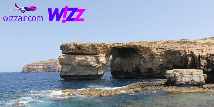 Lazurowe Okno, naturalna formacja skalna na wyspie Gozo, widok od strony lądu