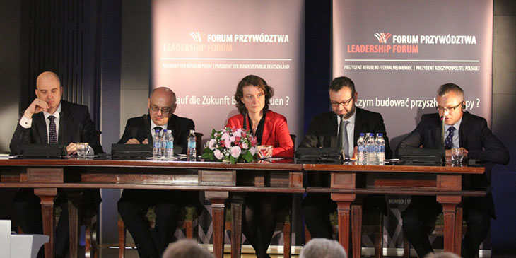 „Na czym budować przyszłość Europy?” - pierwsza z cyklu debat, określanych jako „Forum Przywództwa”. Od lewej: dr Sławomir Dębski - dyrektor Polskiego Instytutu Spraw Międzynarodowych, prof. Zdzisław Krasnodębski - deputowany do Parlamentu Europejskiego, dr Daniela Schwarzer - dyrektor Programu Europejskiego, realizowanego ze środków funduszu German Marshall Fund of the United States (GMF).