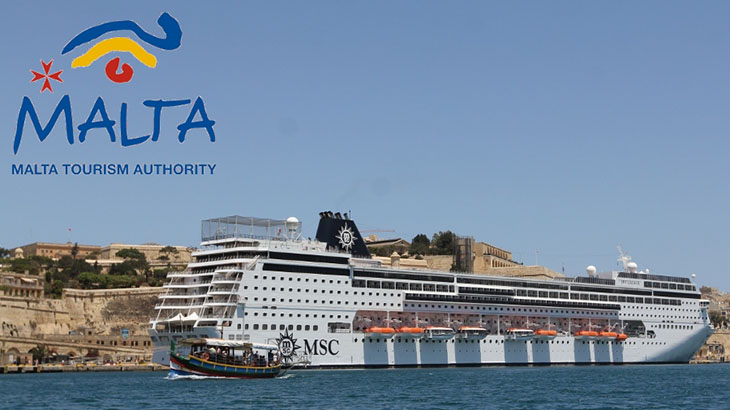 Łódź dghajsa, taksówka wodna przy nabrzeżu Valletta Waterfront