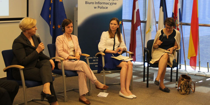 Od lewej: Anna Fotyga - deputowana do Parlamentu Europejskiego, przewodnicząca Podkomisji Bezpieczeństwa i Obrony Parlamentu Europejskiego, Susanne Kiefer - Służba Dyplomatyczna Unii Europejskiej (European Union External Action), Lyudmyla Kozlovska - prezes fundacji Otwarty Dialog, Agnieszka Romaszewska-Guzy - dyrektor kanału telewizyjnego Biełsat TV.