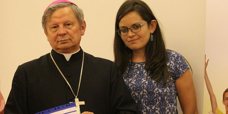Biskup Henryk Tomasik i Dorota Abdelmoula, rzecznik prasowy Światowych Dni Młodzieży.