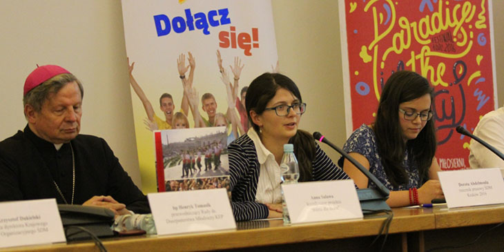 Od lewej: Biskup Henryk Tomasik - przewodniczący Rady ds. Duszpasterstwa Młodzieży przy Konferencji Episkopatu Polski, Anna Salawa - koordynator projektu „Bilet dla Brata”, Dorota Abdelmoula - rzecznik prasowy Światowych Dni Młodzieży.