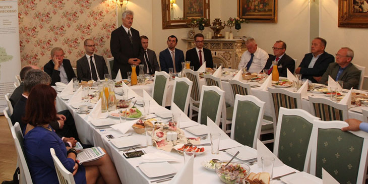 Spotkanie w formule "business breakfast" w Warszawskiej Izbie Gospodarczej, 5 września 2016 r.