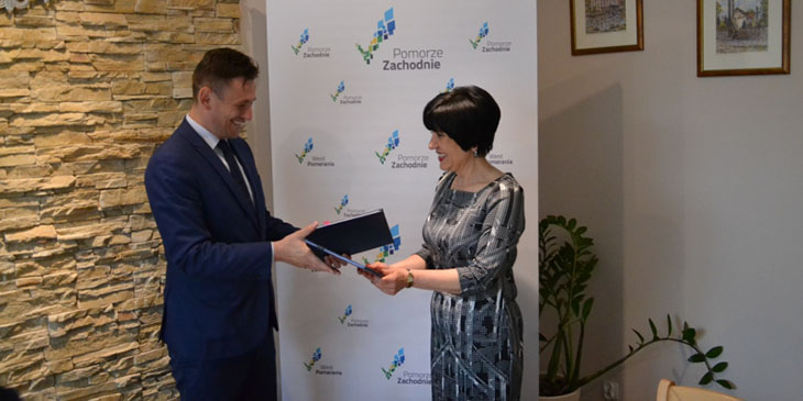 Parafowana umowa gwarantuje dla Gminy Świeszyno pomoc finansową z RPO WZ 2014-2020 w wysokości 290 tys. zł