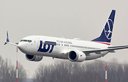 B737 Max 8 LOT