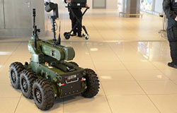 Robot-antyterrorysta na lotnisku w Balicach