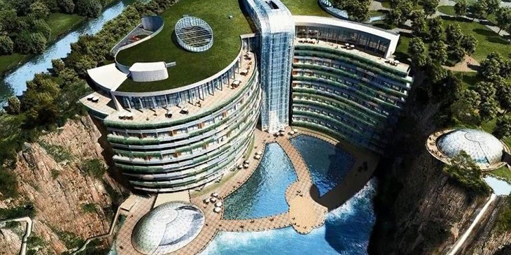 Luksusowy hotel w kamieniołomie