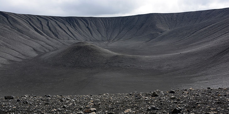 Efektowny krater wulkanu Hverfjall