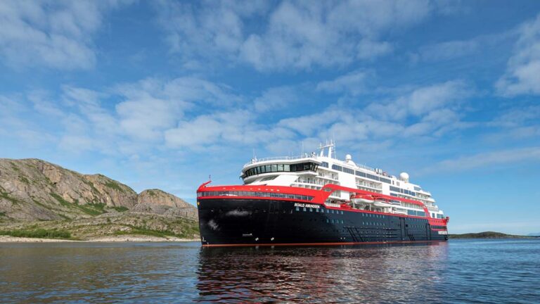 MS Roald Amundsen