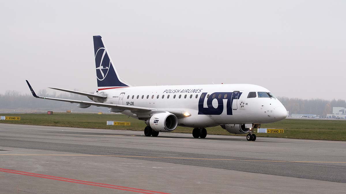LOT Embraer