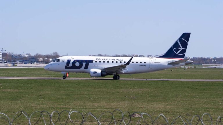 LOT Embraer