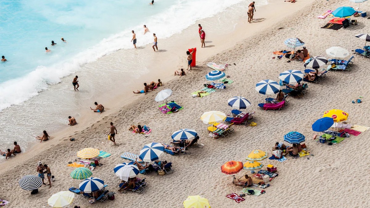 Turyści na plaży