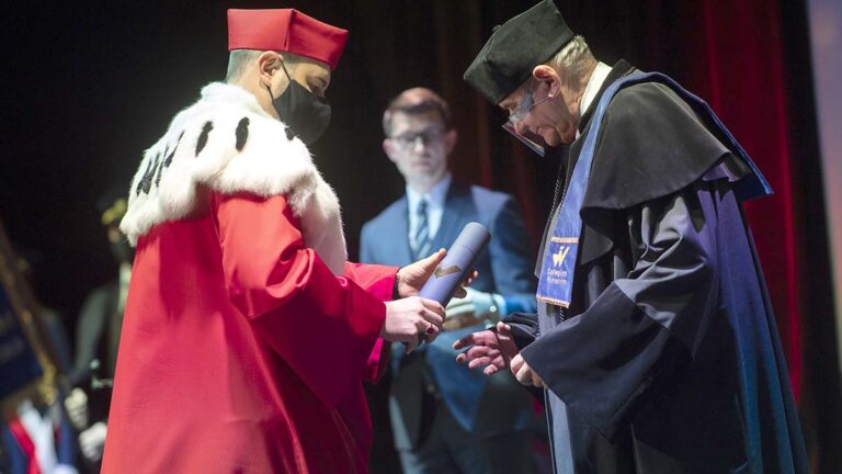 Prezes PKOl honorowym profesorem Collegium Humanum