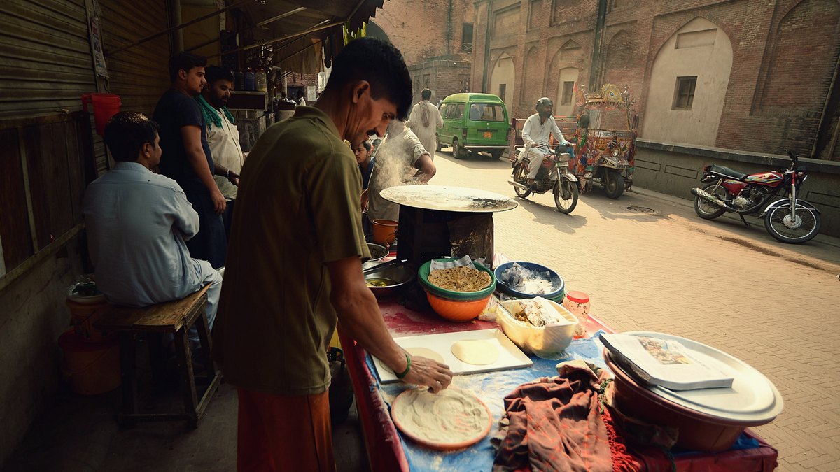 Uliczny sprzedawca w Pakistanie