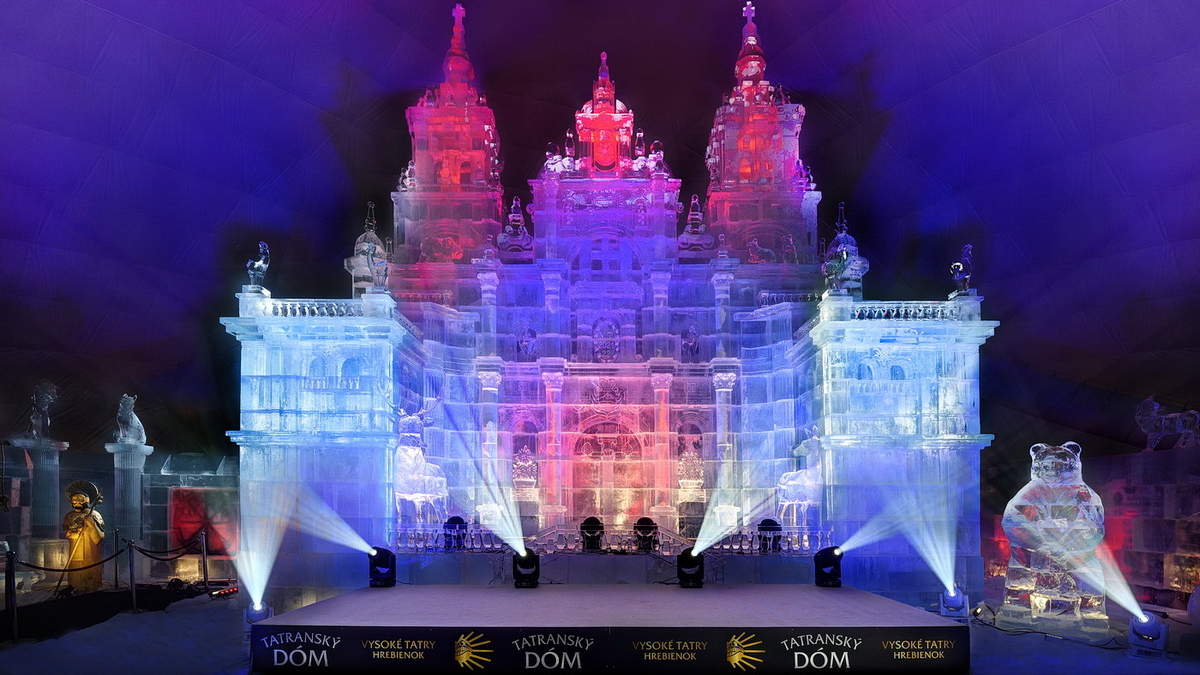 Lodowa rzeźba Katedry św. Jakuba w Santiago de Compostela na Hrebienku w słowackich Tatrach