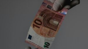 banknot o nominale 10 euro