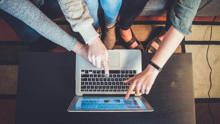 Komputer, rezerwacje