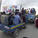 Ludzie wracają do pracy, Munshiganj na obrzeżach Dhaki w Bangladeszu. Fot. Agencja Xinhua Ludzie wracają do pracy, Munshiganj na obrzeżach Dhaki w Bangladeszu.