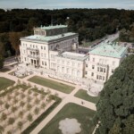 Willa Hügel, południowa fasada z plantacją lip © Peter Gwiazda, Kulturstiftung Ruhr